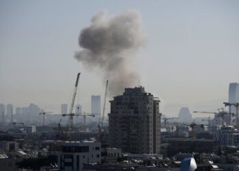 Escalada total: Israel intensifica ataques, EE. UU. evalúa ofensiva final e Irán endurece postura