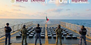 Marina decomisa cerca de dos toneladas de cocaína en altamar frente a Guerrero