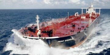 Tensión en Ormuz: Bloqueo de petróleo eleva precios y afecta a aerolíneas