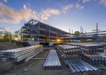 Economía endurece vigilancia y retira IMMEX a 350 firmas del sector acero