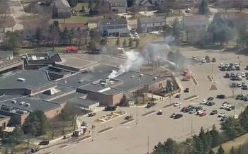 Tiroteo y embestida con vehículo dejan un muerto en sinagoga de Michigan