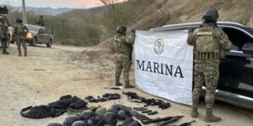 Golpe al narco en Sinaloa: aseguran armas y municiones; Marina destruye plantíos de marihuana y químicos