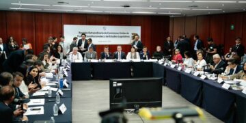 Senado avala en comisiones el plan B electoral; irá al pleno sin respaldo del PT