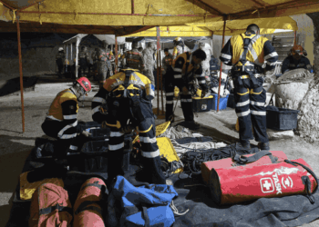 Intensifican operativo en mina de Sinaloa: suman especialistas para rescatar a 4 trabajadores