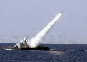 Irán endurece su postura: amenaza con cerrar el estrecho de Ormuz y atacar petroleros