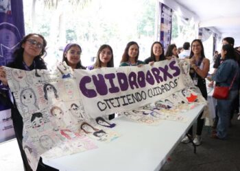 Jornada Violeta reúne emprendimiento, cultura y servicios institucionales