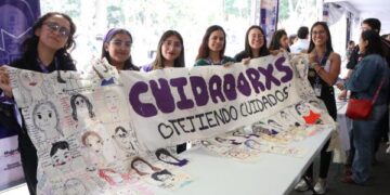 Jornada Violeta reúne emprendimiento, cultura y servicios institucionales
