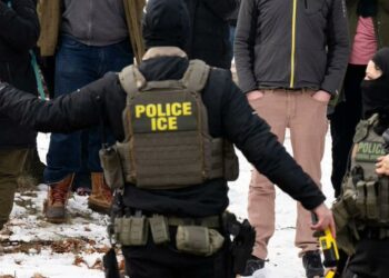 México escala presión legal por muertes de connacionales en centros del ICE
