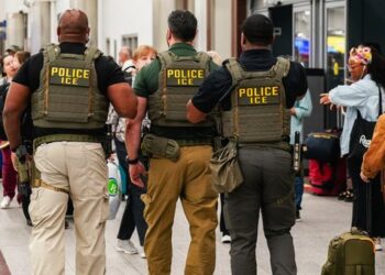 ICE entra a aeropuertos de EU ante caos por retrasos y falta de personal