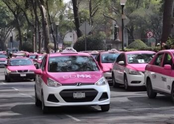 CDMX prohíbe a taxis concesionados operar en plataformas digitales