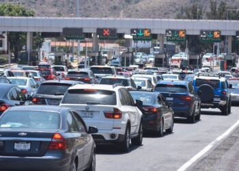 Conductores enfrentan alza en casetas en principales autopistas
