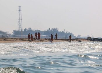 Exigen a Pemex aclarar derrame en el Golfo y reparar daños ambientales