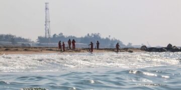 Exigen a Pemex aclarar derrame en el Golfo y reparar daños ambientales