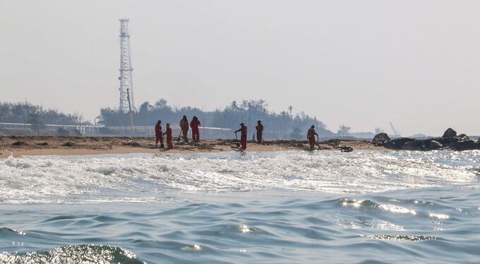 Exigen a Pemex aclarar derrame en el Golfo y reparar daños ambientales