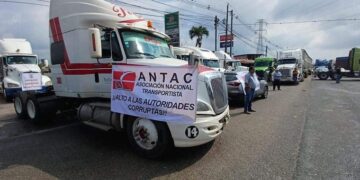 Transportistas moderan protesta y evitan bloqueos en accesos a CDMX