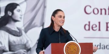 Sheinbaum arranca abril con cambios en Aduanas, apoyo a pescadores y expansión aérea