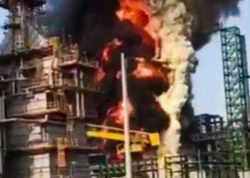 Nuevo incendio en Dos Bocas pone en alerta; autoridades aseguran que está controlado