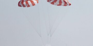 Regresa Artemis II a la Tierra tras completar histórica misión lunar