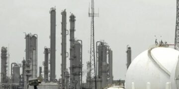 Derrame de diésel en Deer Park queda contenido; Pemex descarta riesgos