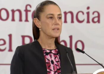 Sheinbaum enfrenta crisis de vuelos, precios y protestas en la mañanera