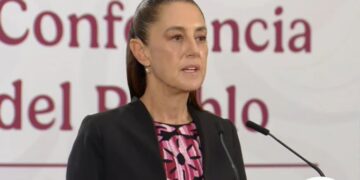 Sheinbaum enfrenta crisis de vuelos, precios y protestas en la mañanera