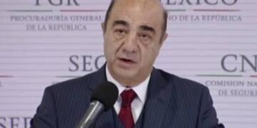 Murillo Karam sigue con vida; desmienten versiones sobre su fallecimiento