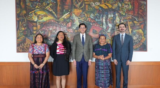 México incorpora a Rigoberta Menchú a su política exterior con enfoque en derechos e inclusión