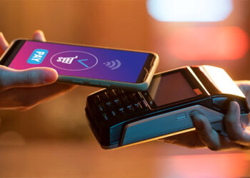 Gobierno y banca van por menos efectivo y más transacciones digitales