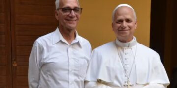 Falsa amenaza de bomba contra hermano del papa León XIV desata operativo en Chicago