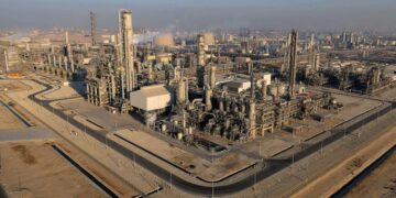 Irán golpea instalación petrolera clave y agrava conflicto en Medio Oriente