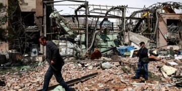 Ataques a planta nuclear elevan tensión y alertan riesgo radiactivo en Medio Oriente