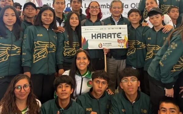 Más de 700 atletas compiten en Karate en Puebla
