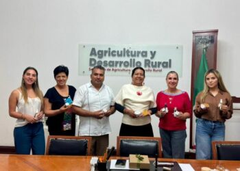 Miel poblana fortalece proyectos productivos encabezados por mujeres rurales