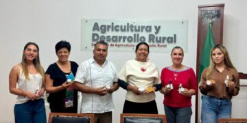 Miel poblana fortalece proyectos productivos encabezados por mujeres rurales