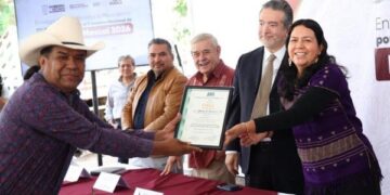 Puebla consolida liderazgo nacional en producción de mezcal con 91 medallas