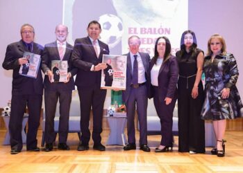 Gobierno del Estado de Puebla y José Ramón Fernández proyectan legado mundialista en México