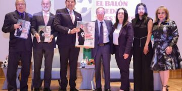 Gobierno del Estado de Puebla y José Ramón Fernández proyectan legado mundialista en México