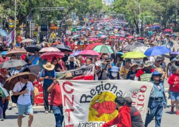 CNTE mantiene plantón y anuncia nuevas movilizaciones tras diálogo sin acuerdos con el Gobierno