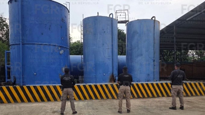 Autoridades federales desmantelan centro de huachicol en Veracruz; decomisan 250 mil litros de combustible