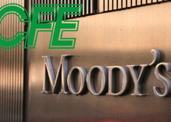 CFE y sistema financiero resienten baja crediticia de Moody’s a México