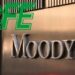 CFE y sistema financiero resienten baja crediticia de Moody’s a México