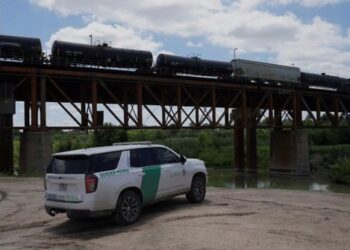 Tres mexicanos mueren dentro de vagón de tren en Texas; SRE brinda apoyo a familias