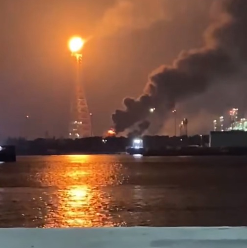 Nuevo incidente en Dos Bocas genera alerta por fuego y humo en la refinería Olmeca
