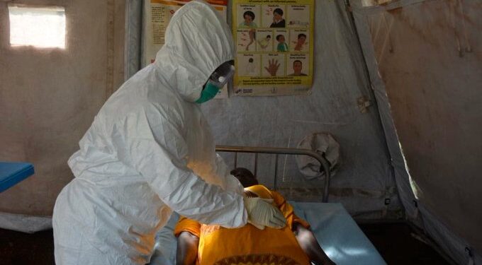 OMS activa alerta internacional por brote de ébola en África