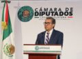 Monreal pide abrir expedientes de aspirantes al INE y rechaza reserva por cinco años