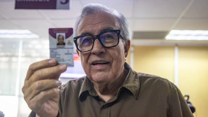 Rubén Rocha Moya comparece ante la FGR en Culiacán tras señalamientos de EU por presuntos nexos con el narco