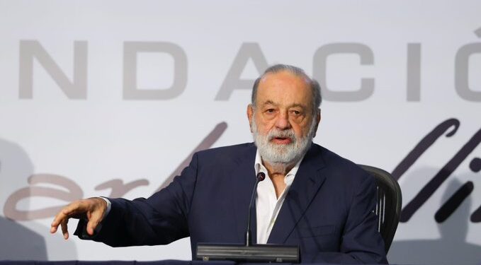 Carlos Slim advierte que Pemex enfrenta el mayor reto económico de México y critica evaluación de Moody’s