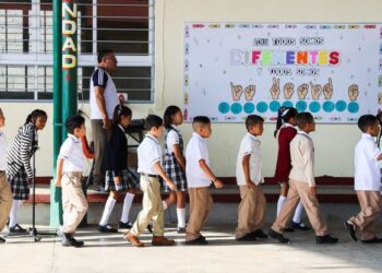 Sheinbaum aclara que aún no se aprueba reducción del ciclo escolar 2025-2026