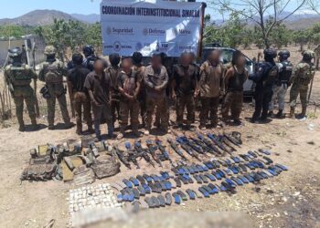 Marina captura a 13 presuntos miembros de Los Chapitos en Sinaloa; también caen operadores de La Mayiza en Colima