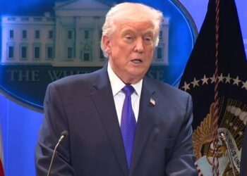 Gobierno de EU cancela acusaciones fiscales contra Trump y limita futuras investigaciones